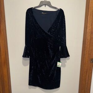 AL Ann Klein NWT size L Evenings Navy Velvet Long Sleeve Dress
